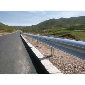 甘南藏族自治州公路波形护栏工程